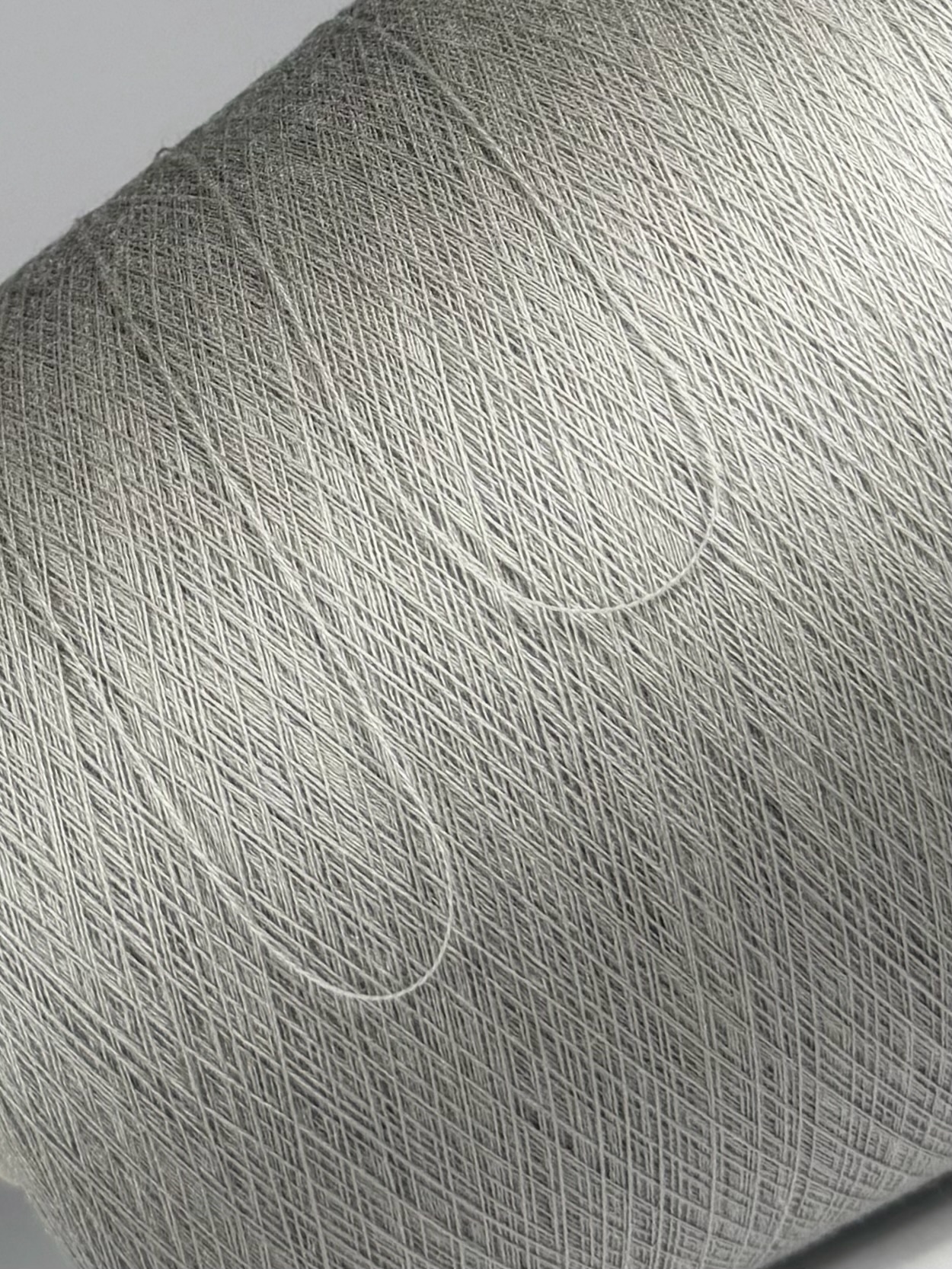 Papi Fabio Ametista 2/60 – Merinogarn Hellgrau 8921